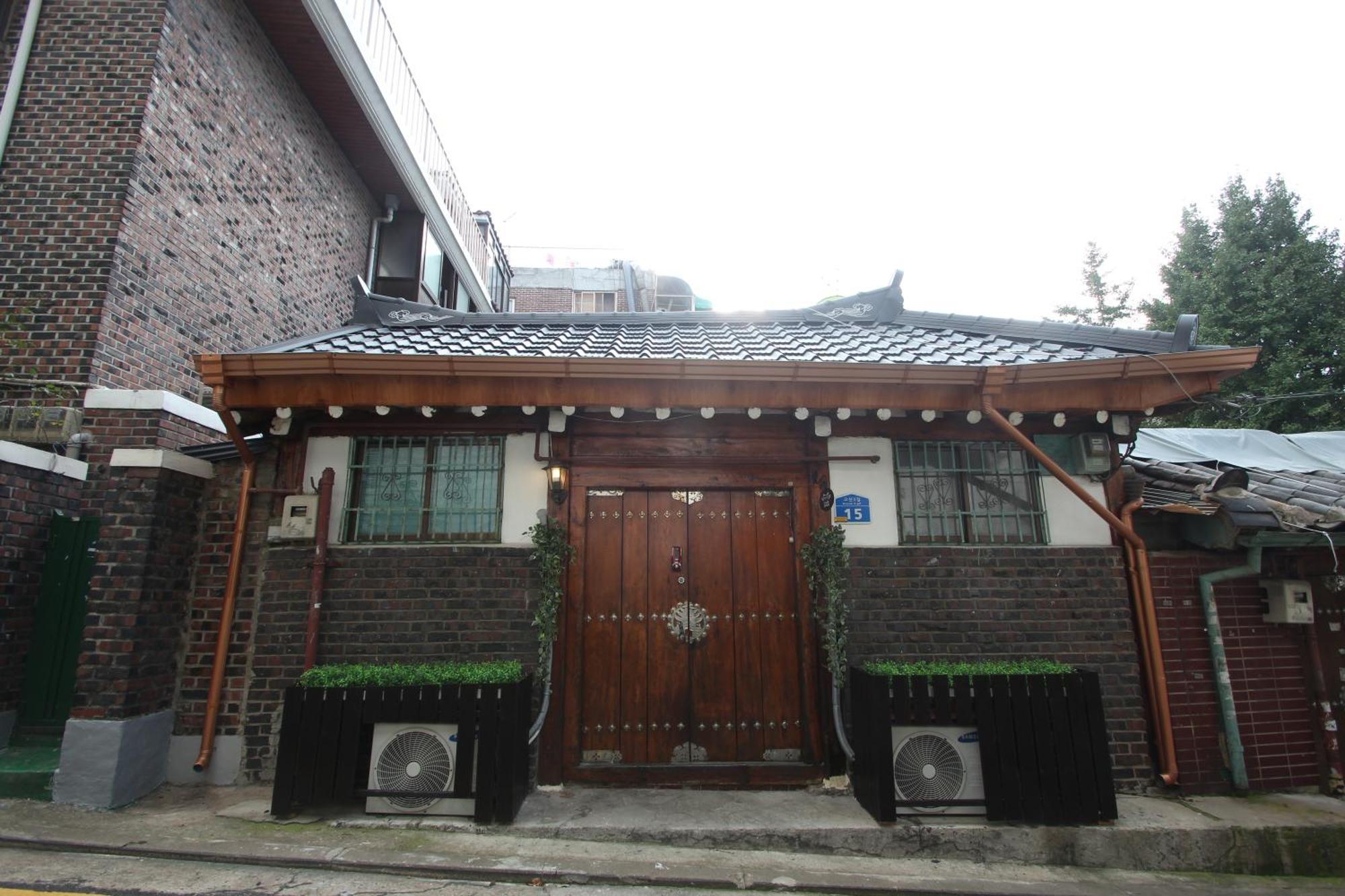 Icos Guesthouse 1 - Female Only Szöul Kültér fotó
